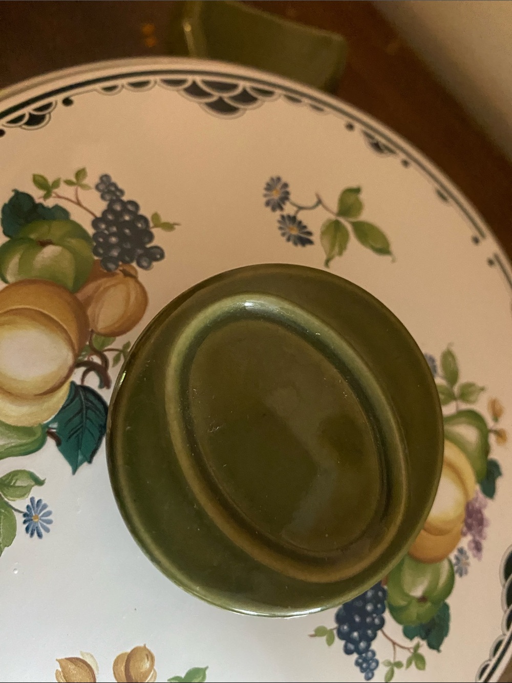 Two-Piece Floral Enamel Cookware Set in White and Olive Green - Picture 6 of 6